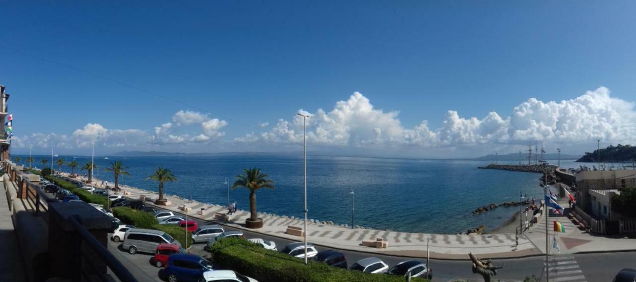 Ampio Monolocale Con Balcone Fronte Mare Villa Porto Santo Stefano  Dış mekan fotoğraf